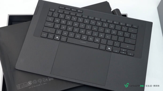 ALT：ROG Zephyrus Duo 螢幕筆記本電腦，專為遊戲和創作設計.