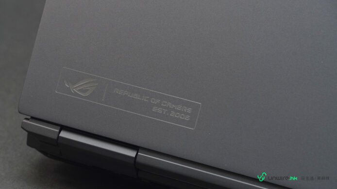 ROG Zephyrus Duo 高性能雙屏筆記本電腦.