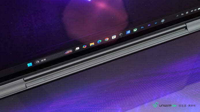 ROG Zephyrus Duo 高性能雙屏筆記本.