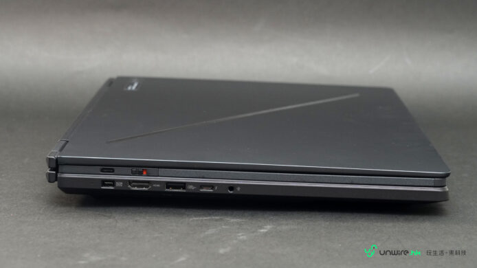 ROG Zephyrus Duo 高性能遊戲筆記本電腦.