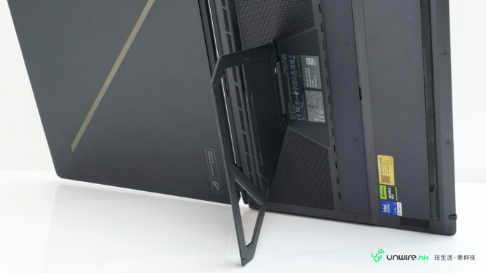 ROG Zephyrus Duo 筆記本電腦背部特寫.