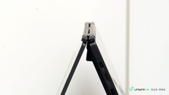 ROG Zephyrus Duo 筆記本電腦展示.