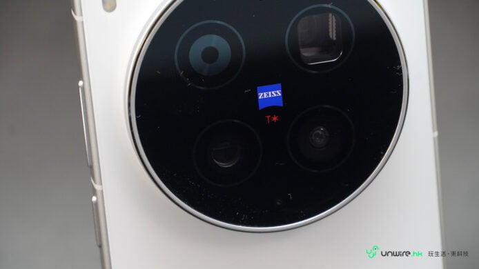 Vivo X300 Ultra 高階相機鏡頭，拍攝效果對比X300 Pro，展示增距鏡攝影能力。.
