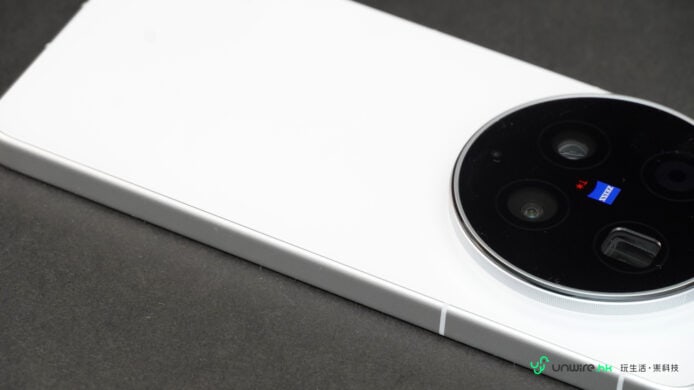 Vivo X300 Ultra 拍攝實測，展示其攝影性能與增距鏡效果，適合手機攝影愛好者參考。.