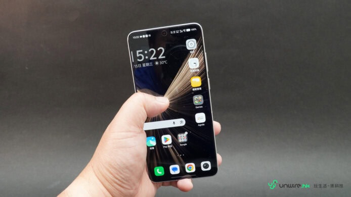 Vivo X300 Ultra手機展示圖.