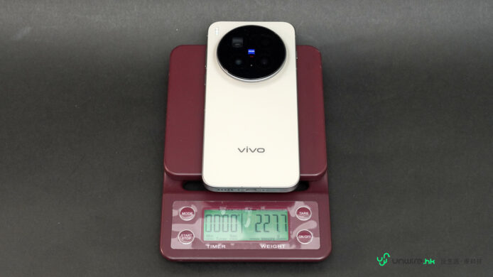Vivo X300 Ultra 拍攝測試，展示手機攝影性能與增距鏡效果。.