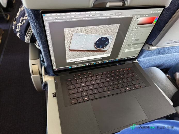 ROG Zephyrus Duo 特色多屏遊戲筆記本.