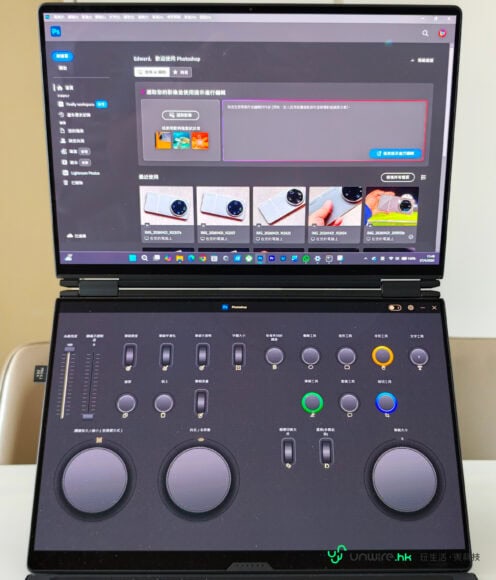 ROG Zephyrus Duo 雙螢幕遊戲筆電.