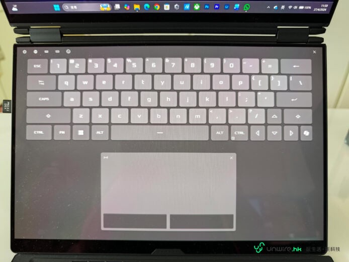 ROG Zephyrus Duo 筆記本電腦鍵盤特寫.