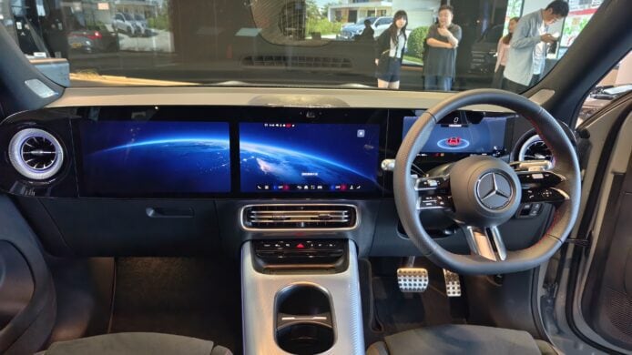 ALT：Mercedes-Benz GLB 及 CLA 混能版內部科技展示.
