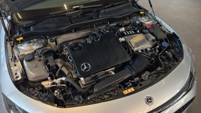 Mercedes-Benz GLB 和 CLA 混能版引擎.