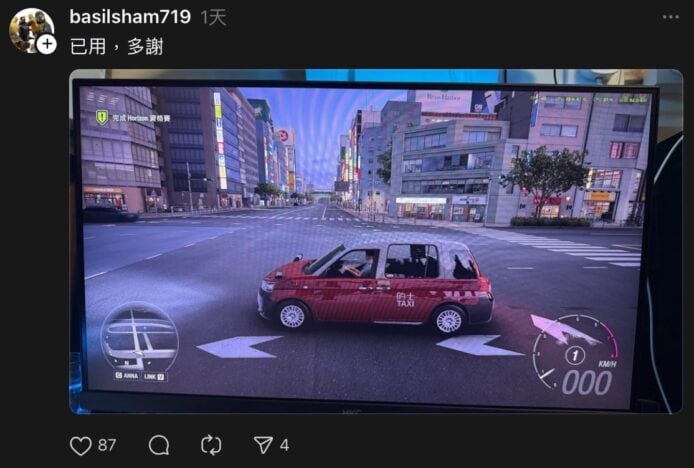 自動駕駛車輛在城市街道行駛.