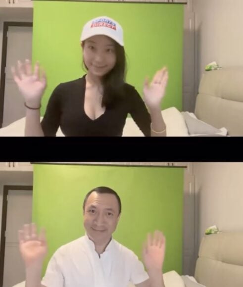 主播揮手微笑迎接觀眾,背景為綠色幕布,展.