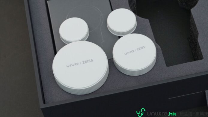 Vivo Zeiss 攝影鏡頭配件套裝展示.