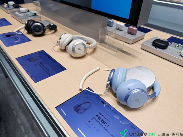 耳機展示及試用區.
