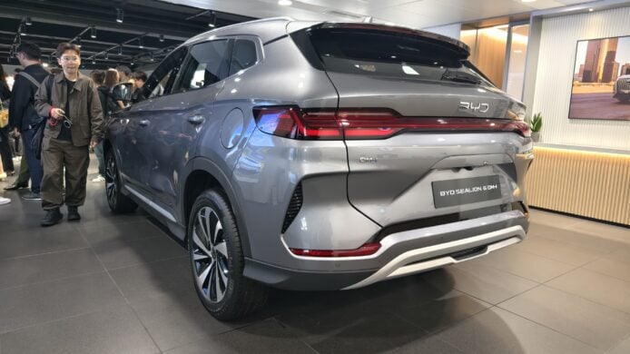 高性能插電式混合動力SUV，續航達1100公里.
