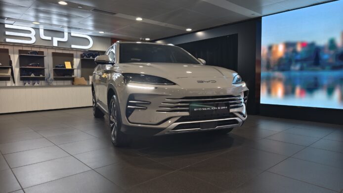 SEALION 6 PHEV SUV 展示於香港車展.