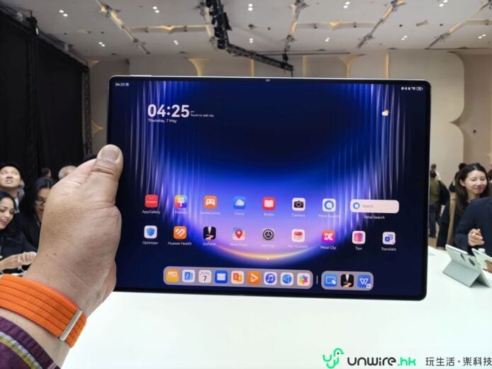 華為MatePad Pro Max 速試,展示超輕薄設計與鮮明防反光熒幕.
