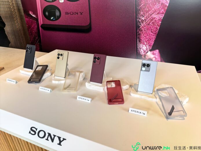 多色 Sony Xperia 1 VIII 手機擺放展示.