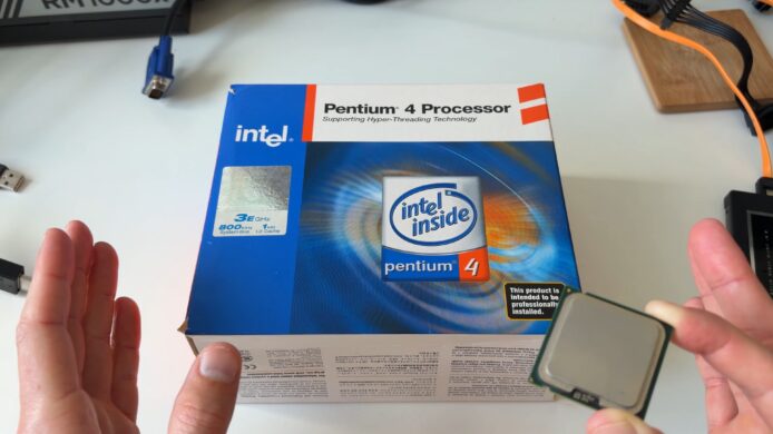 高效能處理器盒,展示Intel Pentium 4處理器,適.