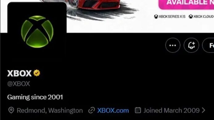 ALT:Xbox遊戲控制台與手柄,科技娛樂設備.