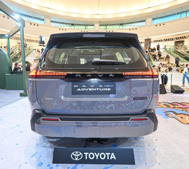 RAV4冒險版車輛展示於展覽會場.