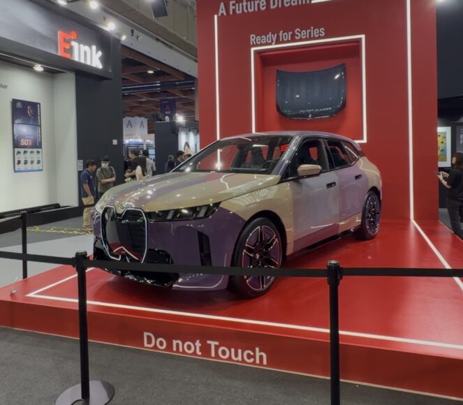 Tesla 電動車展覽.