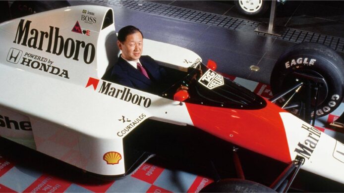 本田F1賽車展示，展示車身上的品牌標誌.