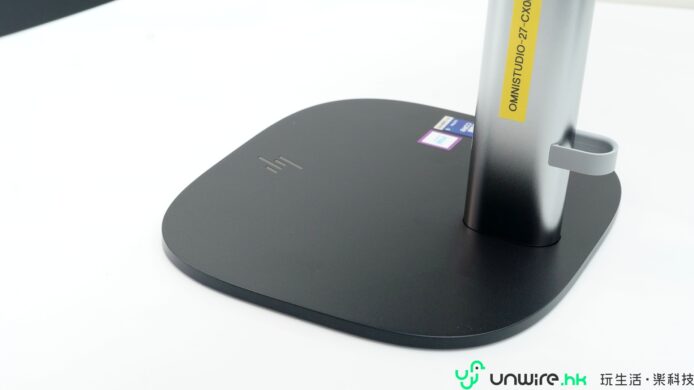 無線充電器與手機支架的組合，方便充電與使.