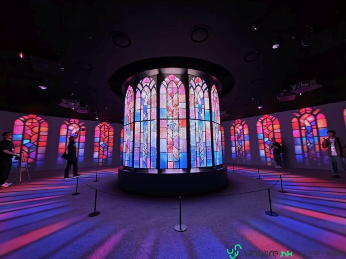 韓國首爾LG陳列室彩色玻璃展示.