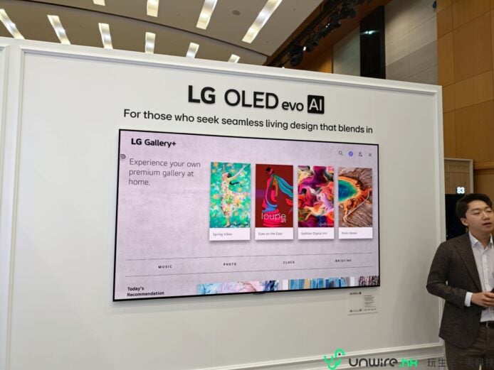 LG OLED 電視展示,展示最新的WOLED技術.