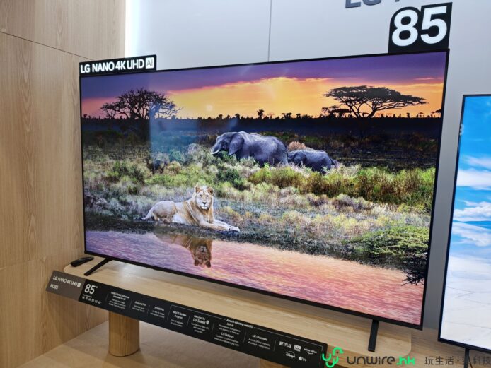 LG Nano 4K UHD電視展示非洲野生動物景觀.