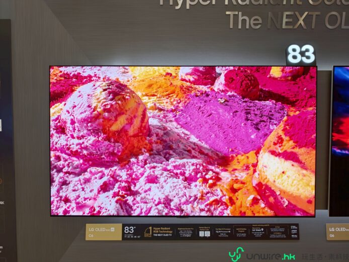 LG OLED電視顯示鮮豔色彩與細節.