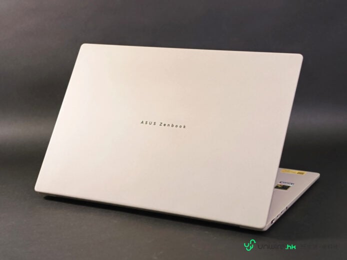 ASUS Zenbook A16 輕薄便攜筆記本電腦.