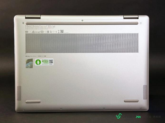 Lenovo Yoga 7 2-in-1 Aura Edition底部.
