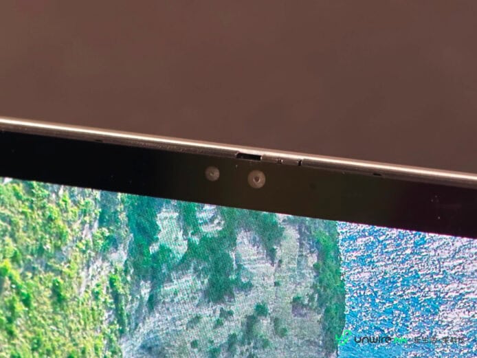Lenovo Yoga 7 2-in-1 Aura Edition筆電屏幕.