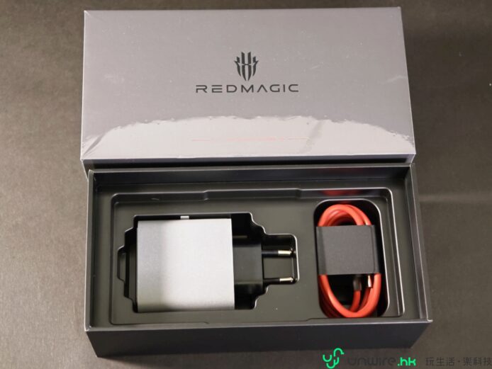 REDMAGIC 11 S Pro 充電器與數據線.