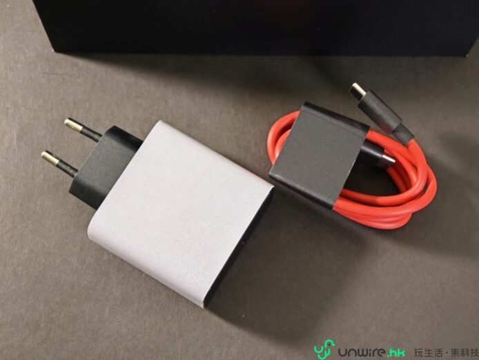 REDMAGIC 11 S Pro 充電器與數據線.