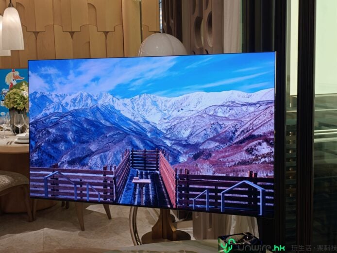 高畫質山景電視顯示.