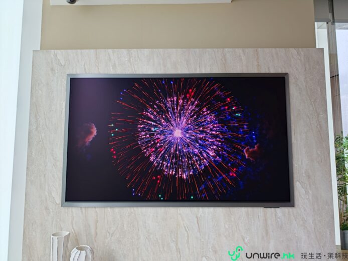 Micro RGB電視展示火焰煙花畫面.