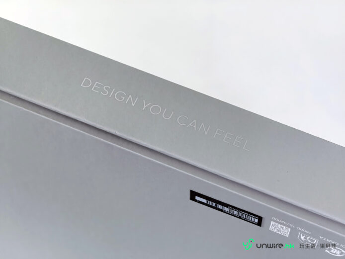 ASUS Zenbook A16包裝盒上的設計標語.