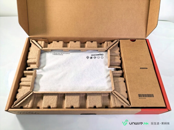 Lenovo Yoga 7 2-in-1 Aura Edition 包裝內部細節.
