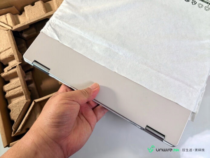 Lenovo Yoga 7 2-in-1 Aura Edition 輕便手提筆電.