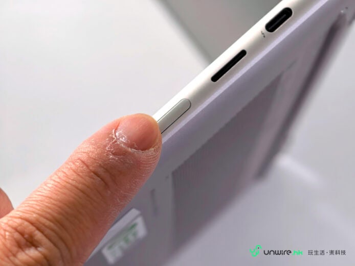 Lenovo Yoga 7 2-in-1 Aura Edition側面細節.