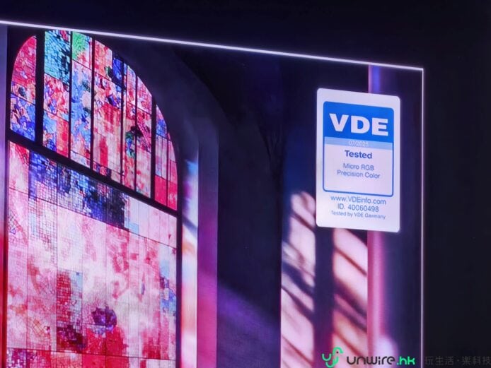 Micro RGB 電視展示色彩鮮明畫面.