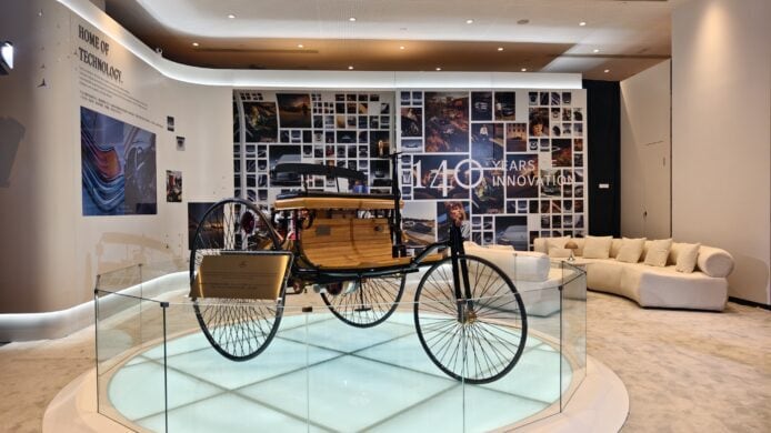 展覽展示一輛復古自行車.