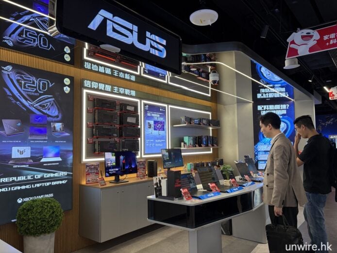 京東灣仔店電子產品展示與體驗區.
