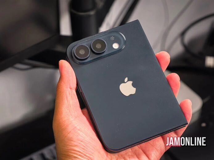 摺疊iPhone近似iPad mini比例.