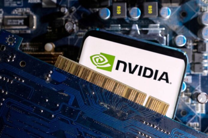 NVIDIA 標誌的手機插入主板上的圖像.