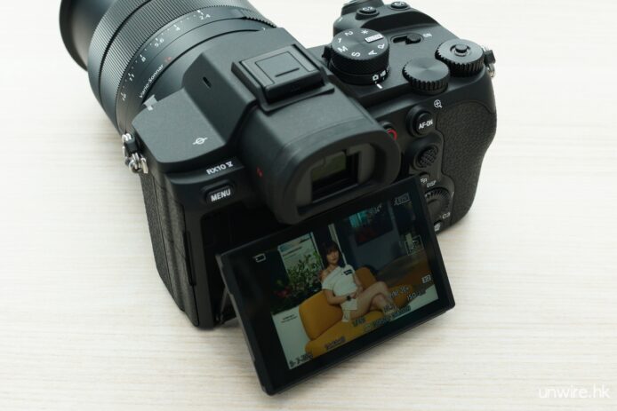 索尼 RX10 V 一體化超遠攝相機展示.